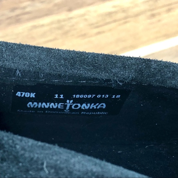 Minnetonka Womens Sz 11 Black Suede Moccasins - Picture 7 of 8